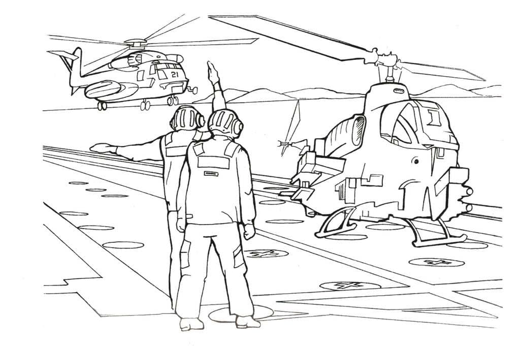 Пилоты и вертолет на взлетной полосе